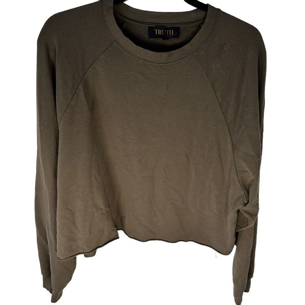 Women’s cropped pullover crewneck olive oversized Sweatshirt medium